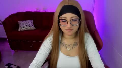 Yuyu  online show from 25, 11, 2025