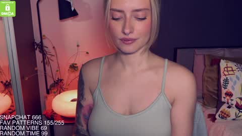 The Queen Bitch of the United Kingdom online show from 4, 12, 2025