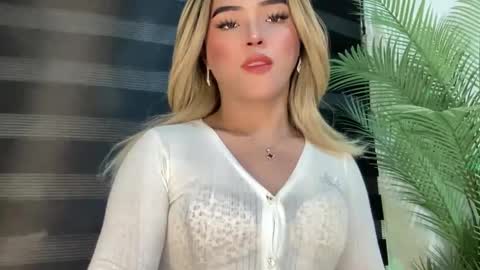 Miss Cali online show from 22, 2, 2025