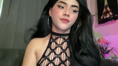 Snapshot of yvonne_guidotti chatting on 17, 5, 2026 Miss Cali online show from 17, 5, 2026