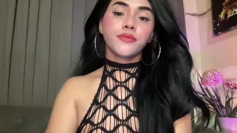 Snapshot of yvonne_guidotti chatting on 22, 5, 2026 Miss Cali online show from 22, 5, 2026
