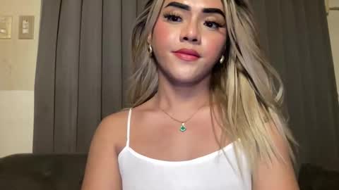 Snapshot of yvonne_guidotti chatting on 4, 6, 2026 Miss Cali online show from 4, 6, 2026