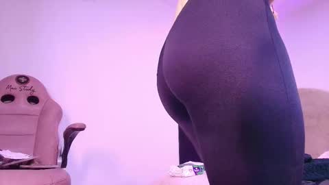 Zoe  online show from 28, 11, 2025