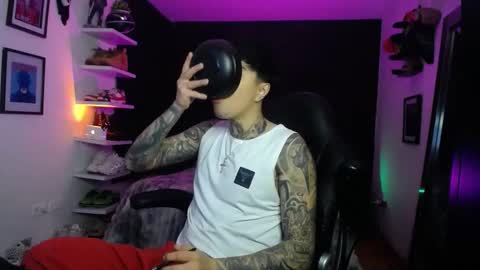 Snapshot of zac_muller1 chatting on 18, 11, 2025 zac_muller1 online show from 18, 11, 2025