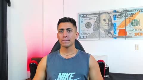 zachpri20 online show from 18, 12, 2024