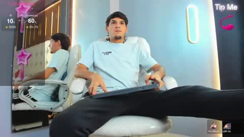 zack23__ online show from 10, 7, 2026