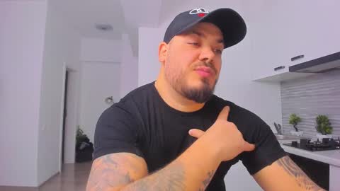 Snapshot of zackconnorsx chatting on 5, 2, 2025 Zack online show from 5, 2, 2025