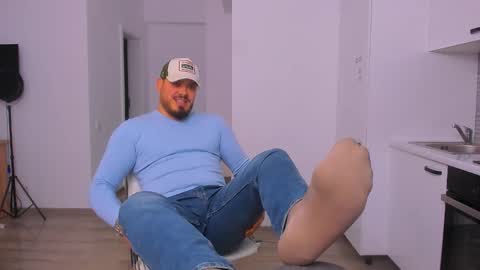 Snapshot of zackconnorsx chatting on 28, 11, 2025 Zack online show from 28, 11, 2025