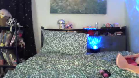 zaddyslilslutbucket online show from 1, 11, 2025