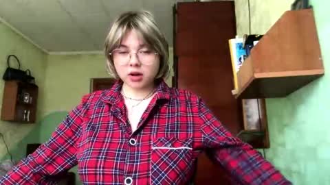 Snapshot of zafiellex chatting on 10, 4, 2026 Mia online show from 10, 4, 2026