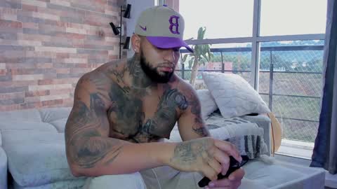 INSTAGRAM yormanfit7 online show from 13, 1, 2025