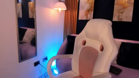 Zaira  online show from 1, 6, 2026