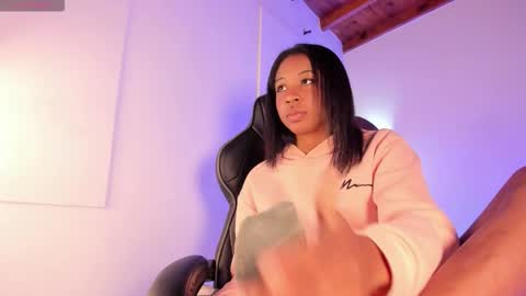 Snapshot of zairarose25 chatting on 27, 11, 2025 Zaira online show from 27, 11, 2025