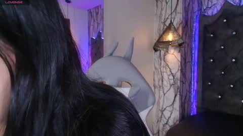 Snapshot of zami_escobar_of chatting on 6, 10, 2025 online show from 6, 10, 2025