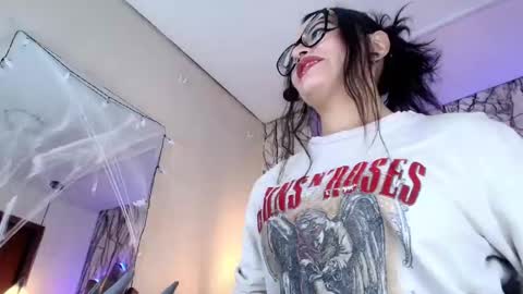 Snapshot of zami_escobar_of chatting on 16, 10, 2025 online show from 16, 10, 2025