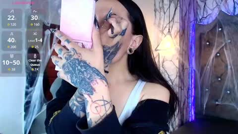 Snapshot of zami_escobar_of chatting on 20, 10, 2025 online show from 20, 10, 2025