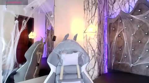 Snapshot of zami_escobar_of chatting on 28, 10, 2025 online show from 28, 10, 2025