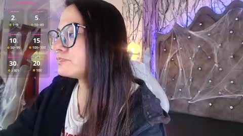 Snapshot of zami_escobar_of chatting on 6, 11, 2025 online show from 6, 11, 2025