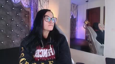 Snapshot of zami_escobar_of chatting on 17, 11, 2025 online show from 17, 11, 2025