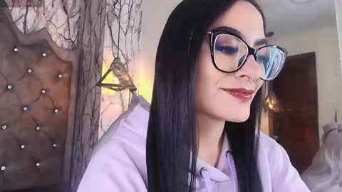 Snapshot of zami_escobar_of chatting on 25, 11, 2025 online show from 25, 11, 2025