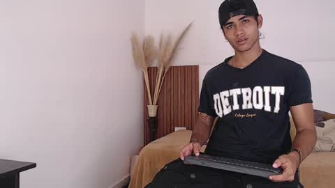 Snapshot of zander_2120 chatting on 13, 12, 2024 Zander online show from 13, 12, 2024