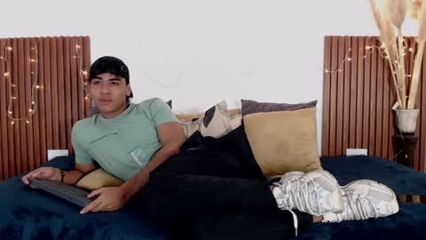 Snapshot of zander_2120 chatting on 24, 12, 2024 Zander online show from 24, 12, 2024