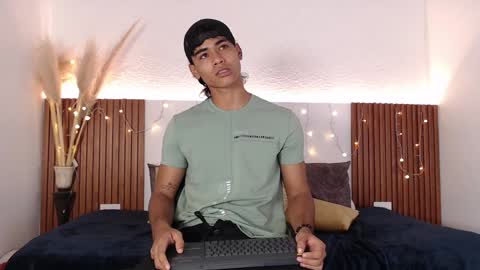 Snapshot of zander_2120 chatting on 24, 12, 2024 Zander online show from 24, 12, 2024