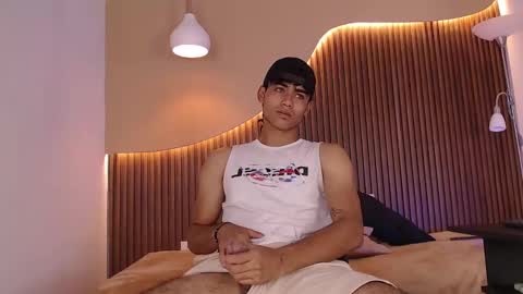 Snapshot of zander_2120 chatting on 12, 2, 2025 Zander online show from 12, 2, 2025