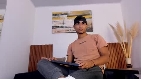 Snapshot of zander_2120 chatting on 12, 9, 2025 Zander online show from 12, 9, 2025