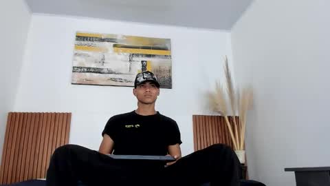 Snapshot of zander_2120 chatting on 21, 11, 2025 Zander online show from 21, 11, 2025