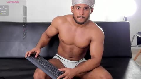 Zane Lux online show from 18, 4, 2026