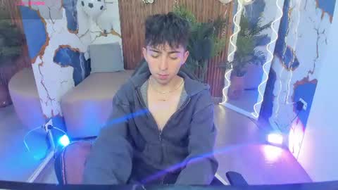 Snapshot of zane_tay chatting on 1, 7, 2026 zane online show from 1, 7, 2026