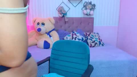 Snapshot of zara_cute18 chatting on 1, 12, 2025 Zara online show from 1, 12, 2025