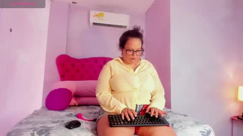 Snapshot of zara_holly_ chatting on 7, 7, 2026 Zara online show from 7, 7, 2026