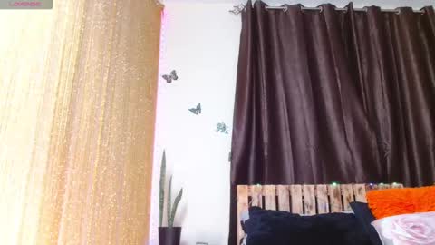 Snapshot of zara_lae chatting on 21, 1, 2025 nicky online show from 21, 1, 2025