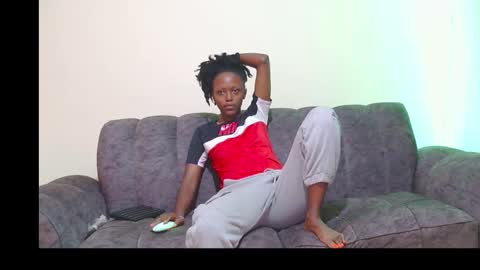 Snapshot of zara_lae chatting on 18, 12, 2025 nicky online show from 18, 12, 2025