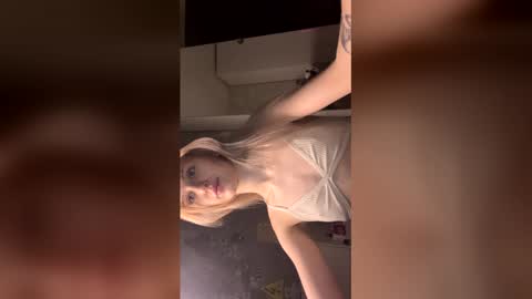 Snapshot of zaramontel chatting on 8, 1, 2026 zaramontel online show from 8, 1, 2026