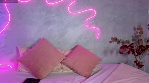 Snapshot of zaraquiinn chatting on 22, 5, 2026 ZaraQuiinn online show from 22, 5, 2026