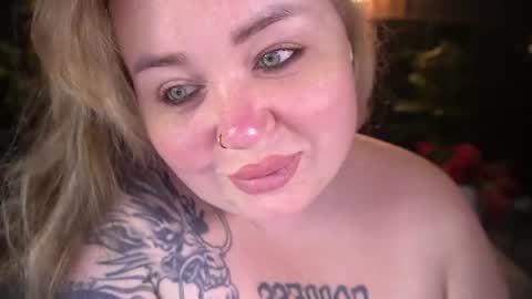 Snapshot of zarareign_ chatting on 7, 7, 2026 Lola online show from 7, 7, 2026