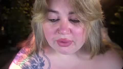 Snapshot of zarareign_ chatting on 6, 8, 2026 Lola online show from 6, 8, 2026
