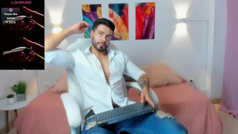 Snapshot of zarekfox chatting on 11, 10, 2025 Zarek online show from 11, 10, 2025