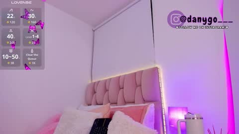 Snapshot of zarianaevanz chatting on 20, 9, 2025 Zariana online show from 20, 9, 2025