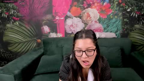 Snapshot of zarifabevi chatting on 13, 9, 2025 Zarifa online show from 13, 9, 2025