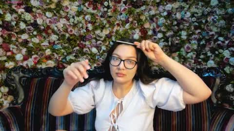 Snapshot of zarifabevi chatting on 15, 10, 2025 Zarifa online show from 15, 10, 2025