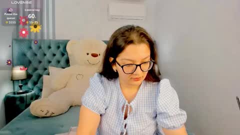 Snapshot of zarifabevi chatting on 18, 10, 2025 Zarifa online show from 18, 10, 2025