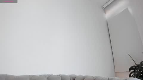  Zayda  online show from 8, 1, 2025