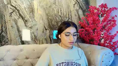  Zayda  online show from 8, 3, 2025