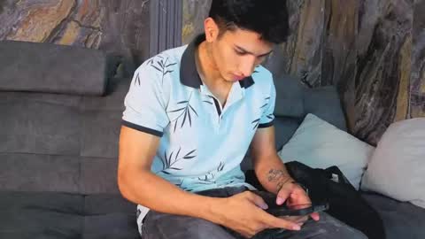 Snapshot of zaynmoretti chatting on 18, 4, 2026 zaynmoretti online show from 18, 4, 2026