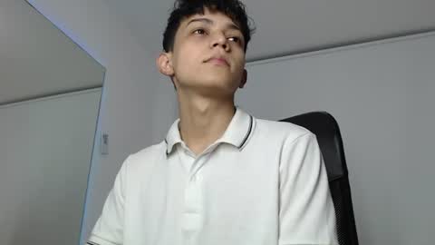 Snapshot of zaynvoss chatting on 19, 6, 2026 zaynvoss online show from 19, 6, 2026