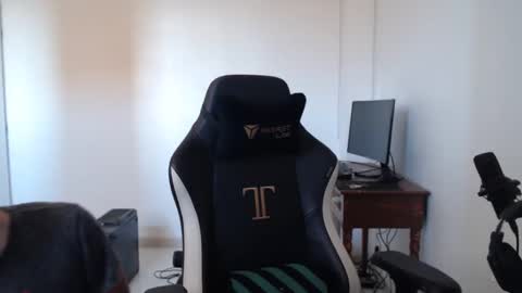 Snapshot of zazou3113 chatting on 16, 12, 2024 Grizzly Bear online show from 16, 12, 2024